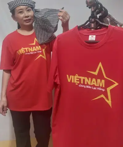 Áo Cờ Đỏ Sao Vàng Cho Chó