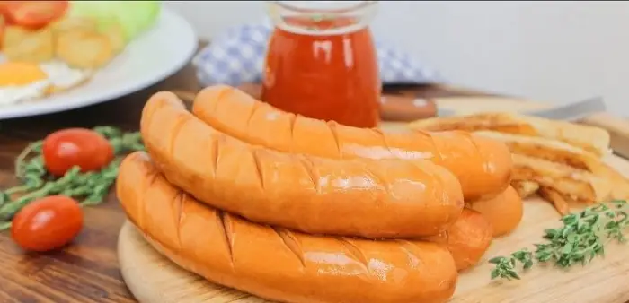 Chó Ăn Xúc Xích Có Hại Cho Sức Khỏe?