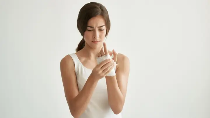 Khi Bị Chó Đã Tiêm Phòng Dại Cắn, Bạn Cần Làm Gì?