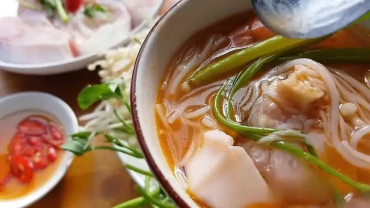 Hướng Dẫn Thưởng Thức Lẩu Cá Basa Đúng Điệu