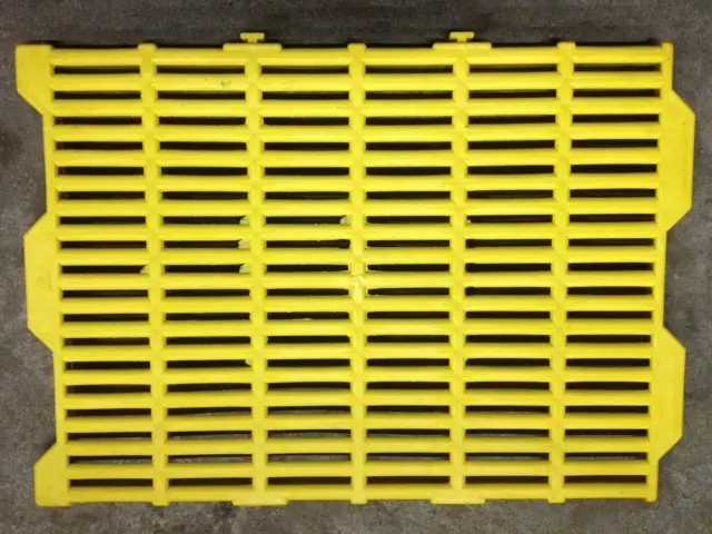 Tấm Nhựa Lót Sàn Chuồng Chó: Hướng Dẫn Lựa Chọn Và Sử Dụng Hiệu Quả Tại Tp.hcm