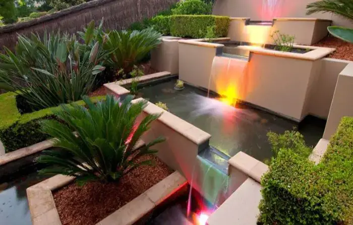 Bể Cá Koi Hiện Đại Ngoài Trời