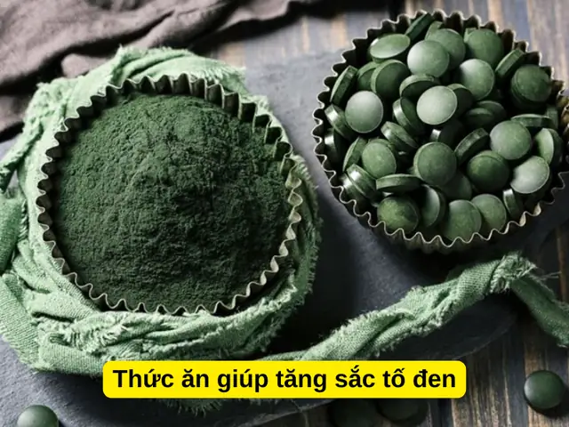 Cho Cá Ăn Thức Ăn Có Tác Dụng Tăng Màu. Cho Cá Ăn Thức Ăn Có Tác Dụng Tăng Màu.