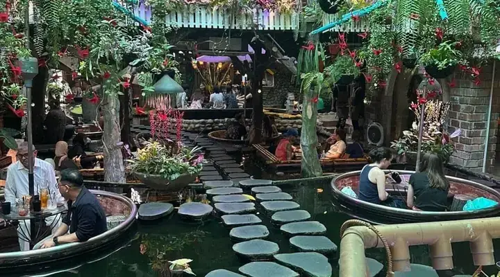 Cá Koi Lê Văn Sỹ: Top 3 Địa Chỉ Uy Tín Nhất + Kinh Nghiệm Chọn Cá Chuẩn