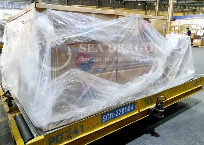 Vận Chuyển Cá Koi Về Và Làm Thủ Tục Nhập Khẩu Cá Koi.