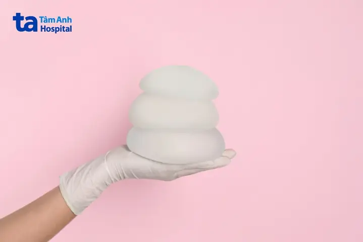 Túi Ngực Trơn Và Nhám: