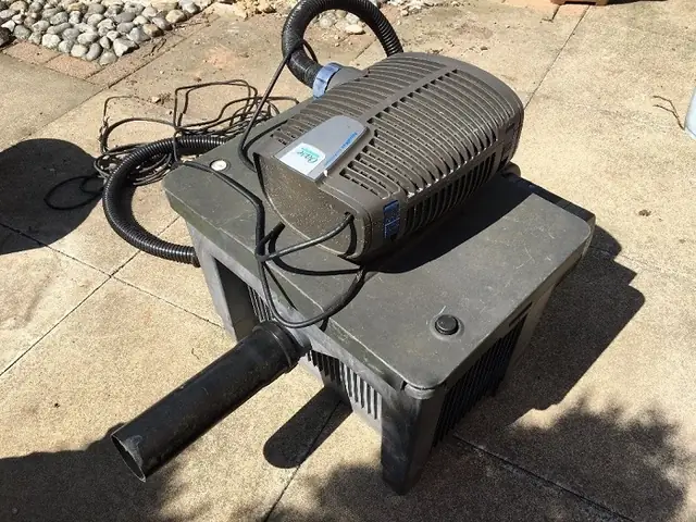 Một Số Thiết Bị Máy Lọc Hồ Cá Koi Và Vật Liệu Lọc Hồ Cá Đơn Giản Mà Bạn Có Thể Tham Khảo