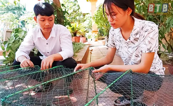 Hai Học Sinh Lớp 9 “bày Cách” Ngăn Chặn Sự Phát Triển Của Cá Dọn Bể ...