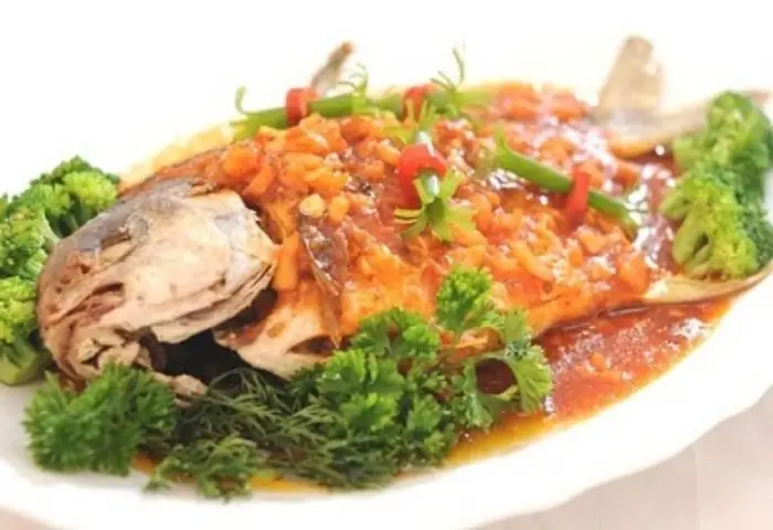 Cá Chim Trắng Chiên Sốt Cà