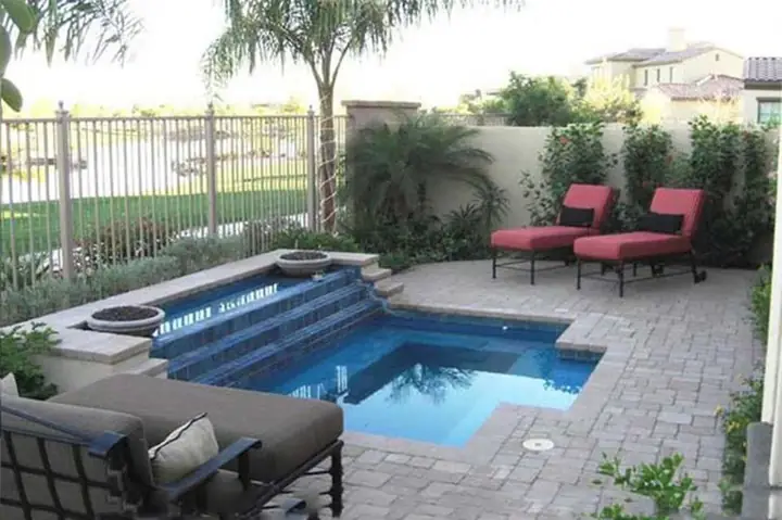 Nên Xây Hồ Bơi, Hồ Nuôi Cá Ở Phía Trước Hay Sau Nhà?