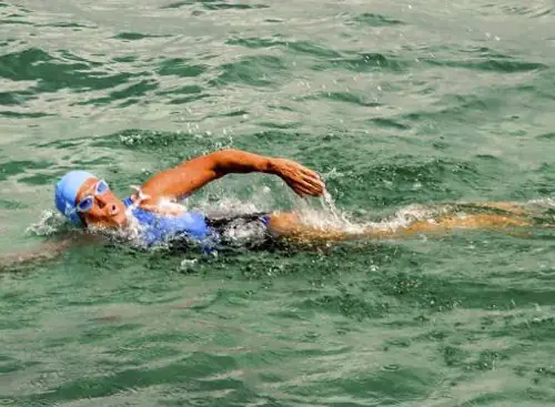 ‘coi Thường’ Cá Mập, Cụ Già 62 Tuổi Bơi Từ Cuba Đến Mỹ