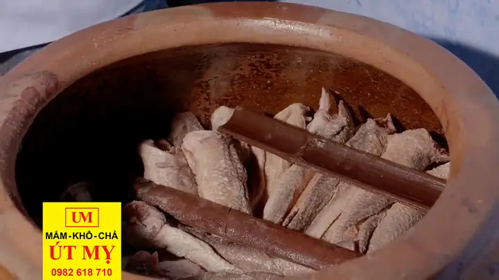 Mắm Cá Lóc Nguyên Con