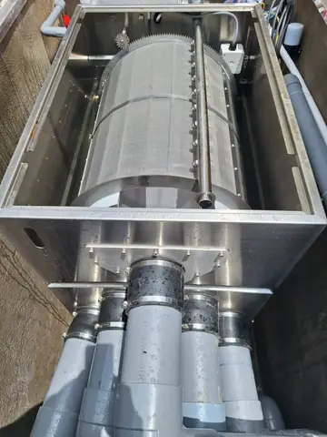 4/ Hệ Thống Máy Lọc Drum Hồ Cá Koi