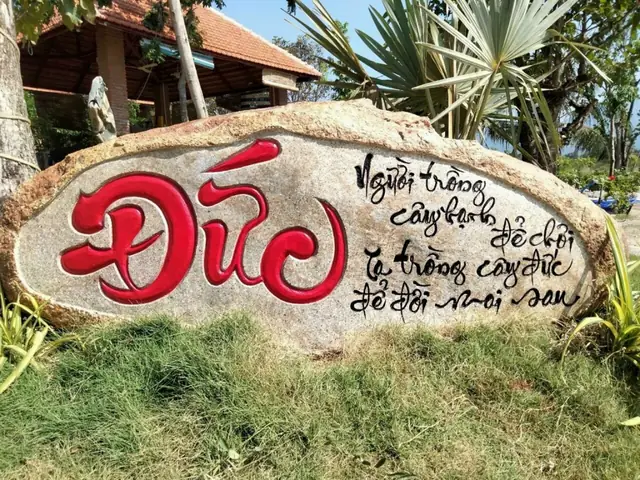 Đá Khắc Chữ Bình Dương