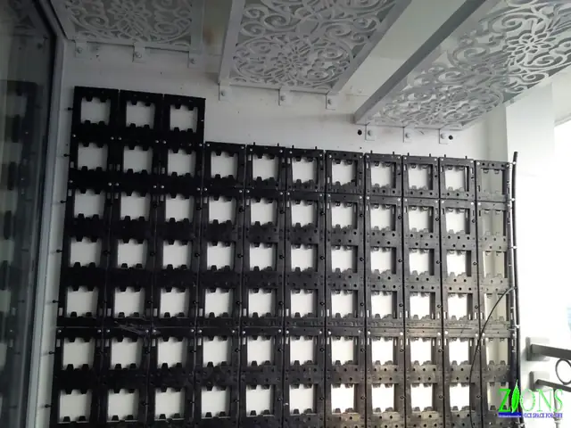 Thi Công Tường Cây Tại Vincom Nguyễn Chí Thanh Thi Công Tường Cây Tại Vincom Nguyễn Chí Thanh