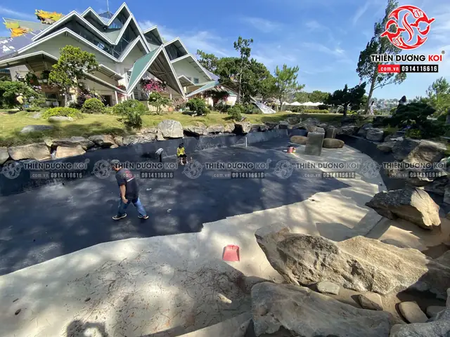 Những Bước Đầu Hoàn Thiện Hồ Cá Koi Tại Khu Du Lịch Lá Phong Đà Lạt Những Bước Đầu Hoàn Thiện Hồ Cá Koi Tại Khu Du Lịch Lá Phong Đà Lạt