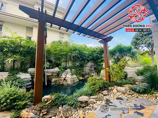 Đá Cổ Thạch Lớn – Linh Hồn Của Hồ Cá Koi Đẳng Cấp