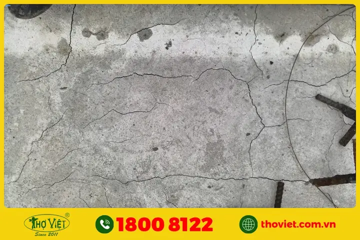 Xuất Hiện Các Khe Nứt