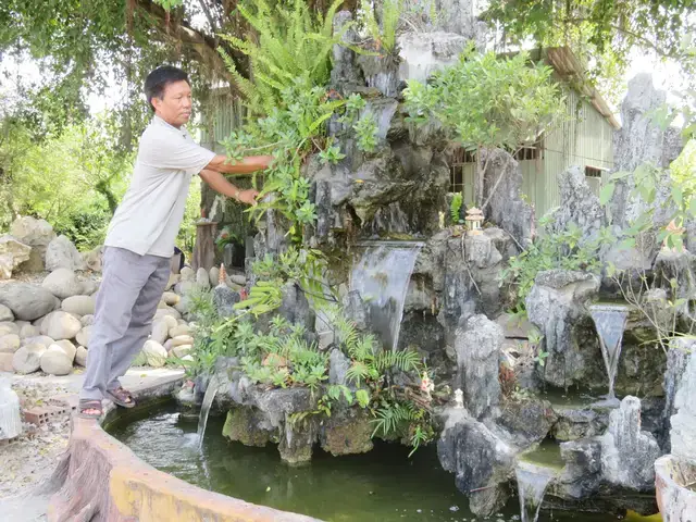 Các Thành Phần Cốt Lõi Của Hòn Non Bộ Hồ Cá Nhỏ