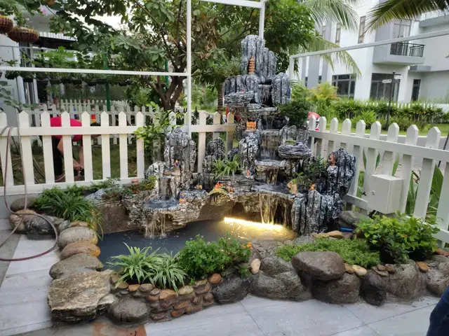 Lợi Ích Vượt Trội Của Hòn Non Bộ Hồ Cá Nhỏ Trong Không Gian Sống