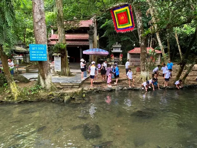 Tham Quan Đền Ngọc Và Hang Cây Đăng