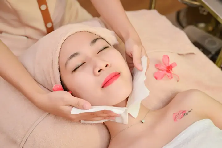 Tại Sao Nên Học Massage Mặt?