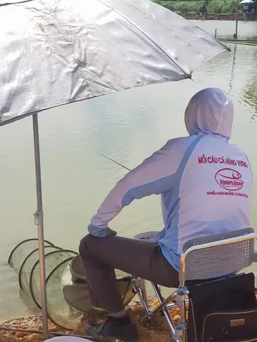 Khi Đi Câu Chọn Ngày Mát Mẻ, Trời Nhiều Mây