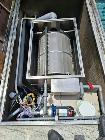 4/ Hệ Thống Máy Lọc Drum Hồ Cá Koi