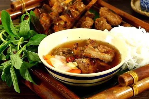 Bún Chả Hà Nội – Hương Vị Nướng Than Truyền Thống Và Nước Chấm Trứ Danh