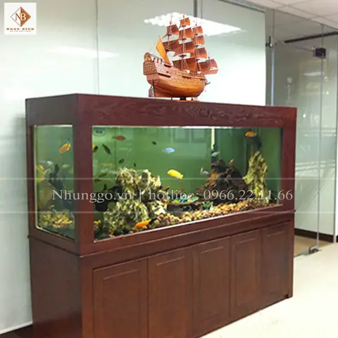 Tạo Không Gian Sống Động Khi Trưng Bày Thuyền Trên Bể Cá