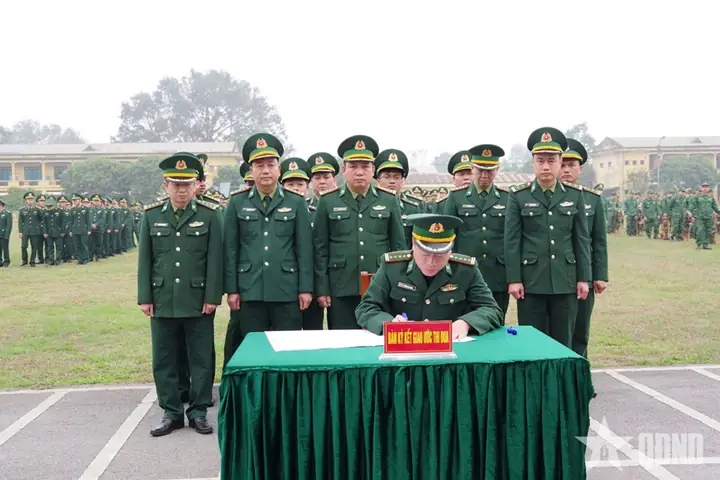 Trường Trung Cấp 24 Huấn Luyện Chó Nghiệp Vụ