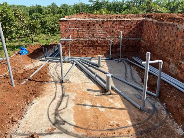 Bước 5: Đi Hệ Thống Ống Lọc Đáy Hồ