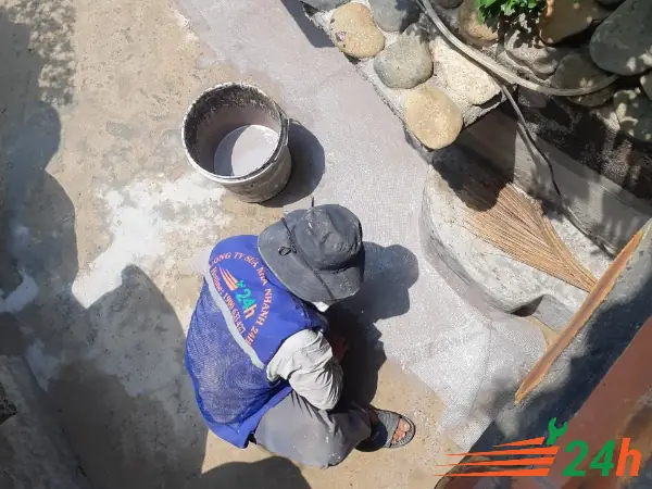 Sử Dụng Keo Chống Thấm Hồ Cá Dạng Lỏng Sử Dụng Keo Chống Thấm Hồ Cá Dạng Lỏng