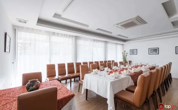 Không Gian Sang Trọng, Gần Gũi Tự Nhiên Không Gian Sang Trọng, Gần Gũi Tự Nhiên