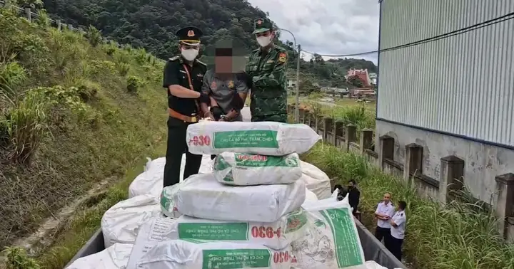 Nửa Tấn Ma Túy Được Đóng Bao "thức Ăn Cho Cá", Xếp Đầy Trên Xe ...