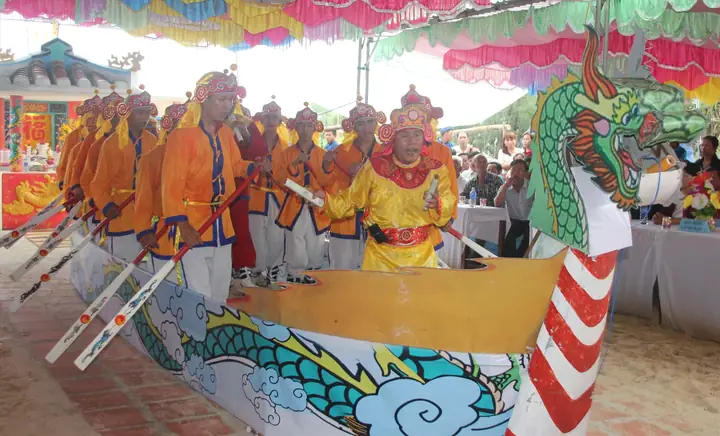 Phong Tục Thờ Cúng Cá Ông